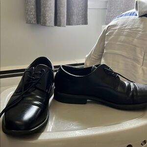 Van Heusen Black Men's Dress Shoes Size 10 1/2